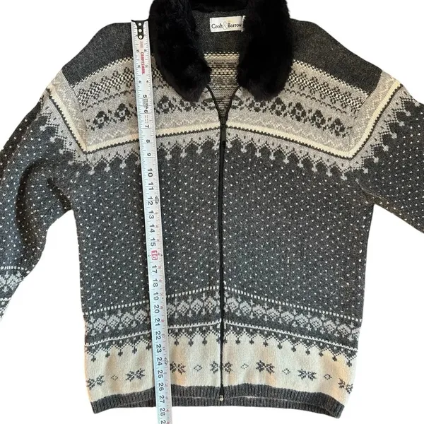Women’s Vintage Lambswool Angora Blend Fairisle Cardigan Sweater Faux Fur Collar - Image 3