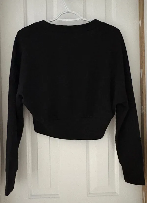 Pretty Garden Black Cardigan Sweater Cropped - Image 2
