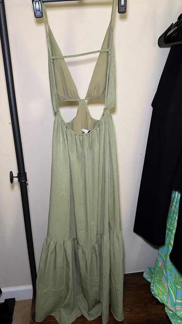 VICI Maxi Dress Cut-Out - Image 3