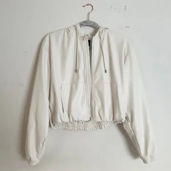Alo Yoga Faux Leather Power Hour Full Zip Cropped Jacket Ivory XS - Image 11