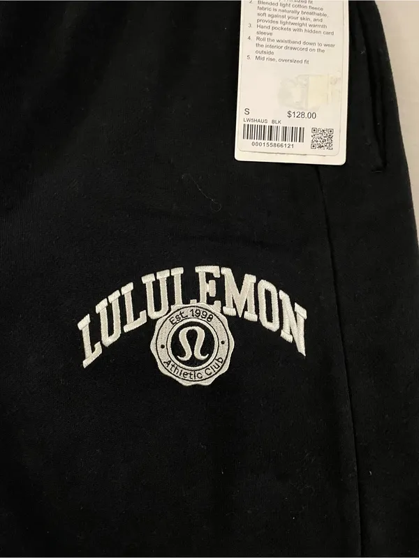 Lululemon NWT Scuba Mid Rise Oversized Graphic Joggers Black Size S - Image 10