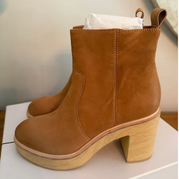 Dolce Vita Cecil Platform Booties size 7.5 Tan - Image 3