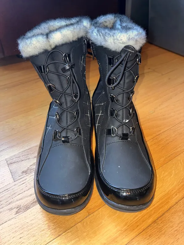 Sporto Women's Black Faux Fur Lined Winter Lace-Up Boots - Image 2