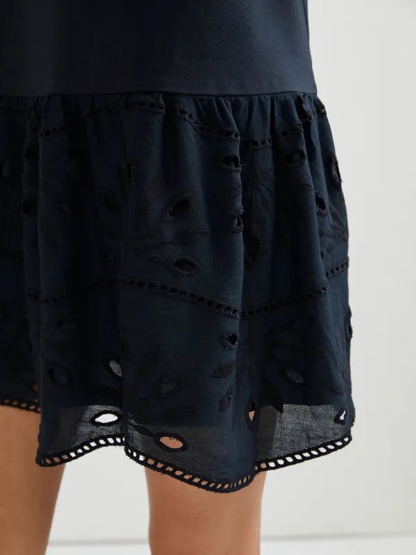 ANTHROPOLOGIE Maeve Black Flounced Eyelet Mini Shift Dress Size S - Image 4