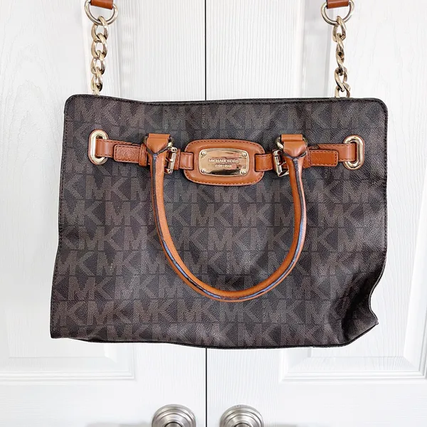 Michael Kors Hamilton Large East West Monogram Shoulder Tote - Image 2