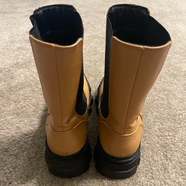 Women’s Billini Yuna Desert Platform Slip-On Combat Boots Size 8 - Image 9