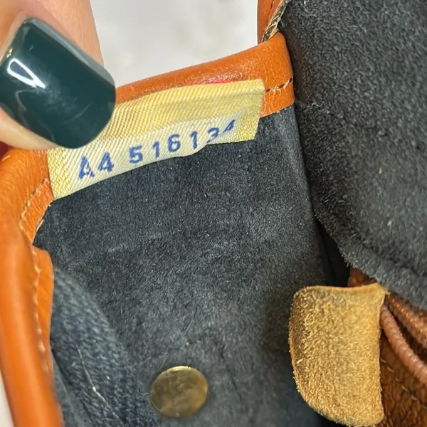 Dooney & Bourke Vtg equestrian blk Pebbled Leather with Brown Trim crossbody - Image 12