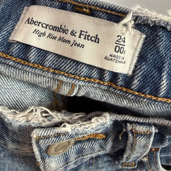 Abercrombie & Fitch‎ The Mom High Rise Distressed Jeans in Blue Size 24 or 00 - Image 7
