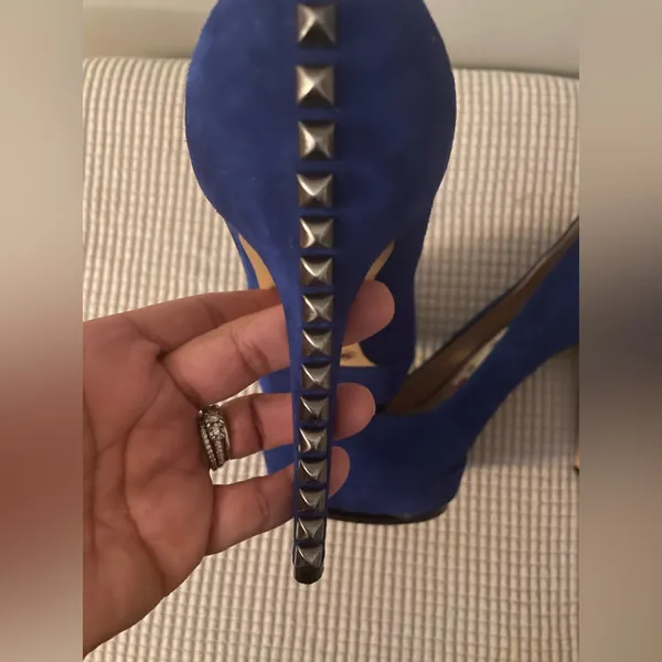 Stunning Vince Camuto Heels 7.5 - Image 5