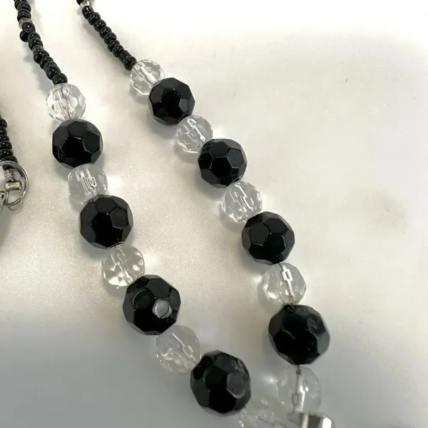 Silver tone and black beaded heart pendant necklace - Image 5