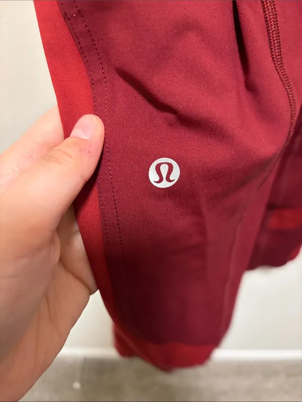 Lululemon Box it Out Tight Burgundy size 6 - Image 4
