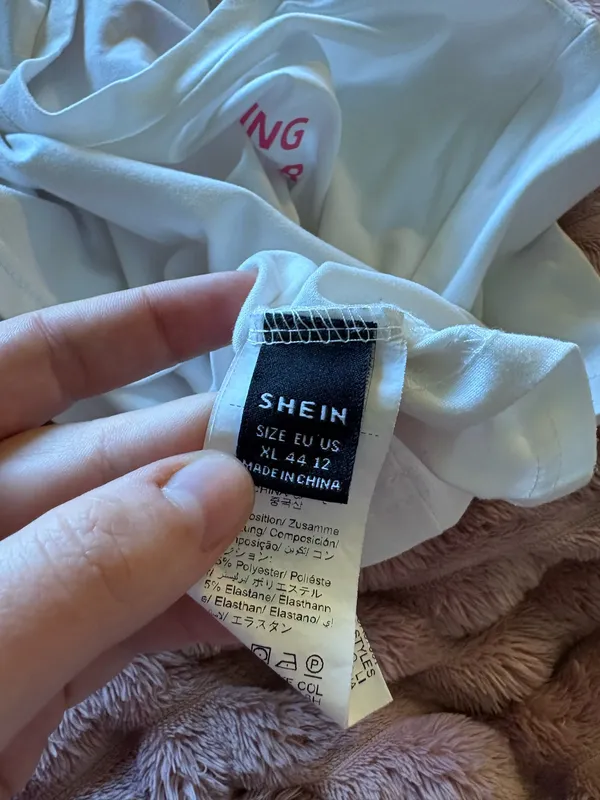 SHEIN White Tee with Pink Slogan Size XL - Image 3