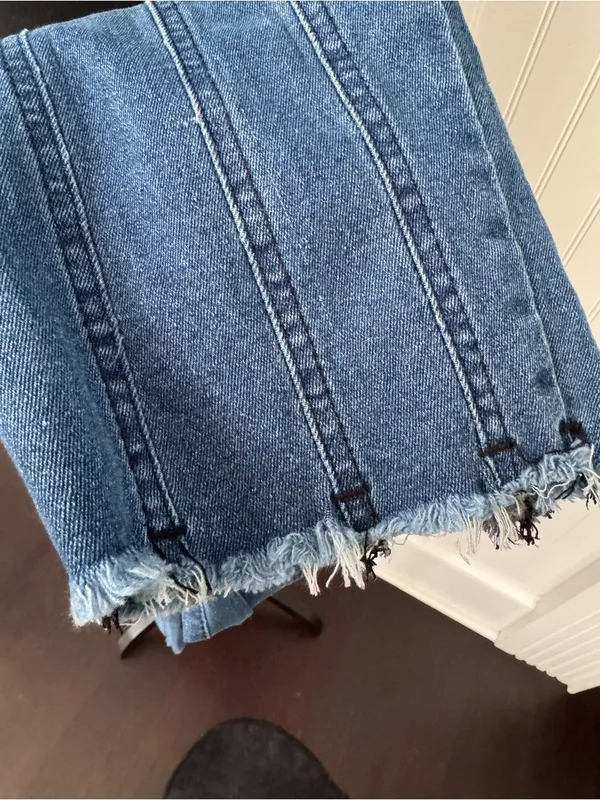 NWT Boutique Wide Leg Seam Detail Jeans High Rise Stretch Denim Raw Hem ~XL - Image 5