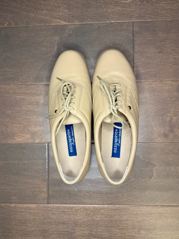 Easy Spirit Anti-Gravity Women’s Beige Leather comfort shoes, preppy, soft,light - Image 7