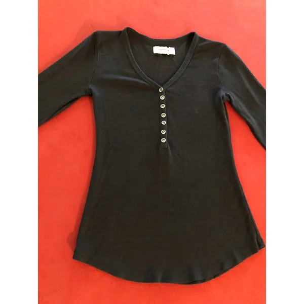 Abercrombie & Fitch soft and cozy black v-neck long sleeve t-shirt size XS - Image 2