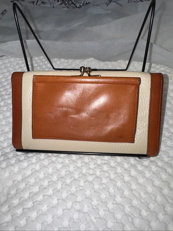 Vintage Dooney & Bourke Cream Pebbled Leather Clutch with Tan Trim - Image 2