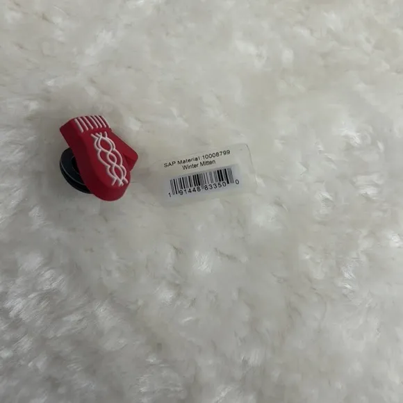 5/$30 🎈 Crocs winter mitten jibbitz shoe charm‎ - Image 4