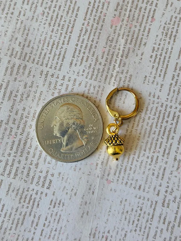 Handmade antique gold tone acorn cute fairy vintage style dangle earrings🍂🐿🍃 - Image 5