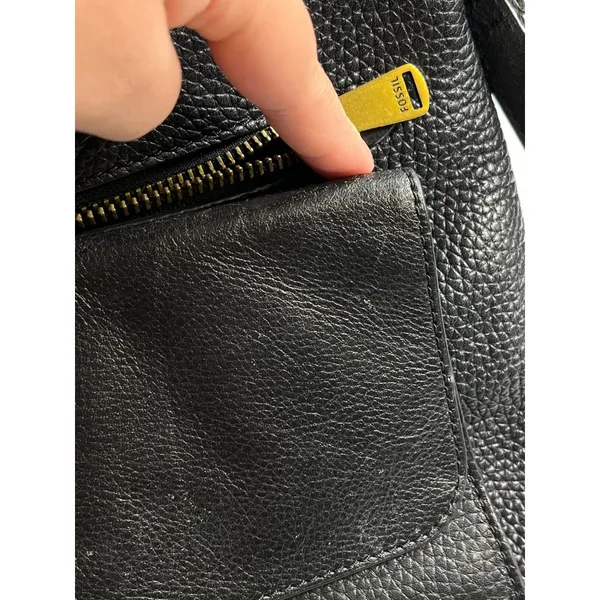 Fossil SKU 7461 Black Leather Crossbody Bag Purse - Image 5