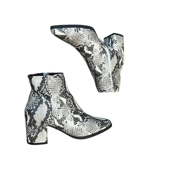 Madden Girl Dafnii Snake Print Ankle Boots 7.5M Pointed Toe Block Heel Side Zip - Image 7