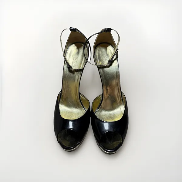 Gucci Black Patent Leather Gold‎ Platform Peep Toe Heels 9.5B Made in Italy - Image 2
