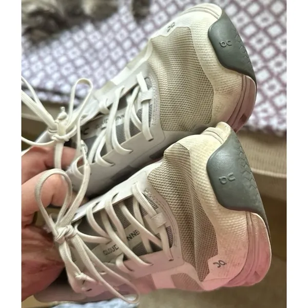 On cloud cloud runner white shoes - Image 6