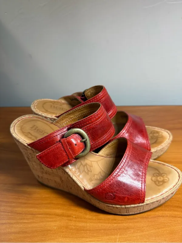 Born Red Leather Slip On Wedge Heel Sandal Gold Buckle Detail Comfort‎ 9/40.5 - Image 2