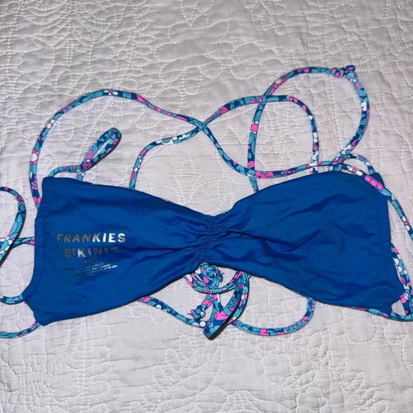 Frankie’s Bikinis Blue Wave Floral Top - Image 2