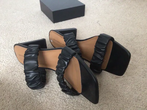 Sincerely Jules “Katie” Black Block Heel Ruched Strap Sandals- Size 8.5 - Image 5