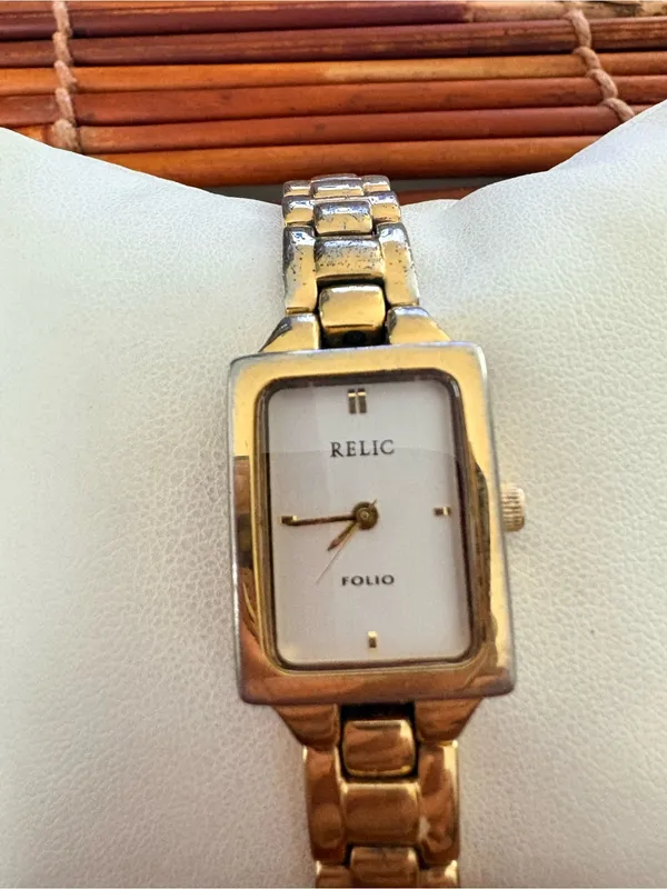 Relic Gold-Tone Women's Rectangular Bracelet Watch with White Dial Needs Battery - Image 2