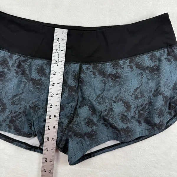 Vuori Clementine Shorts Womens Large Black‎ Grey Abstract Print Running VW333 - Image 4