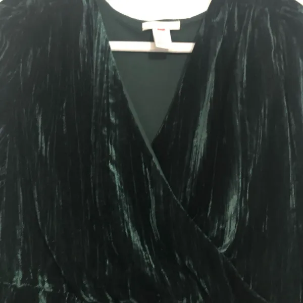 Crushed velvet green holiday dress criss cross detail H&M women’s size 10. - Image 6