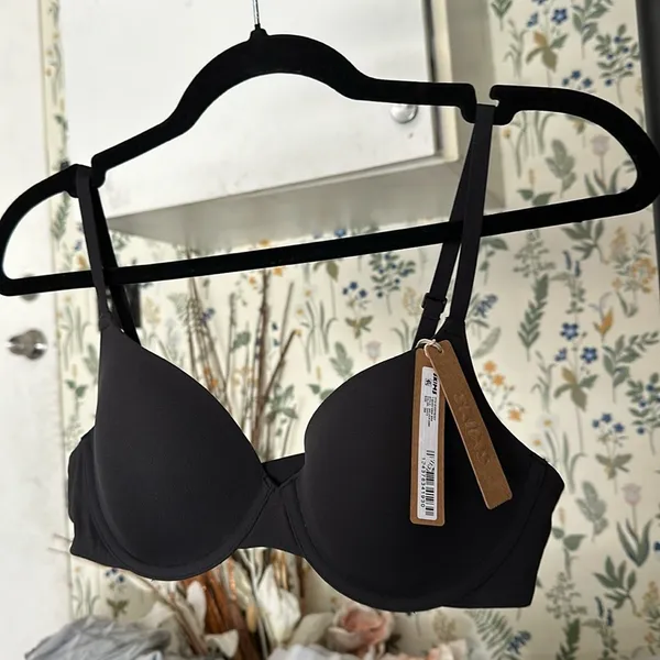 Skims Fits Everybody T-Shirt Demi Bra‎ Onyx Size 36A NWT - Image 6