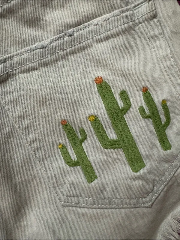 Denim Shorts with Cactus Embroidery White Size 26 - Image 5