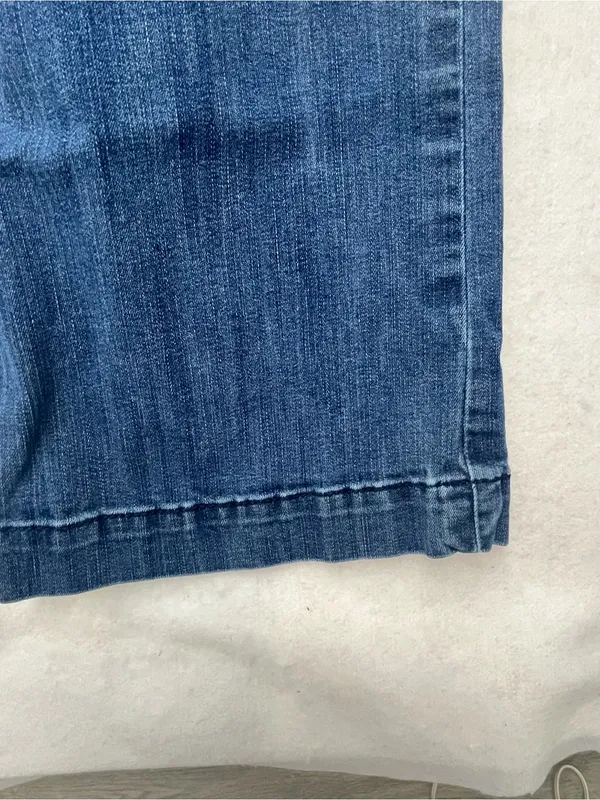 Ariat Women’s Medium Wash Stretch Wide Leg Denim Trouser Jeans Pants⁠ Size 32R - Image 3
