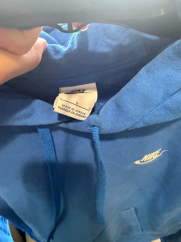 Nike sweatshirt  - Image 4
