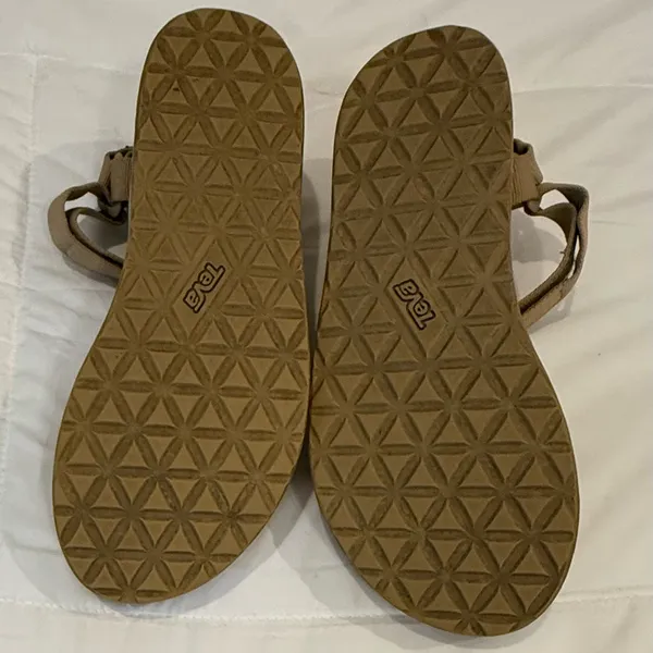 Teva Flatform Universal Sandals – Lark – Size 10 – Tan & White – 1 1/4” Platform - Image 5