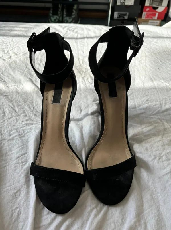 Forever 21 Black  stiletto heels - Image 4