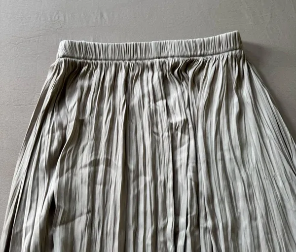 Zara Pleated Midi Skirt - Image 10