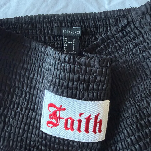 🖤 FAITH Smocked Stretch Bandeau – Forever 21 Y2K Streetwear Essential Small 🖤 - Image 2