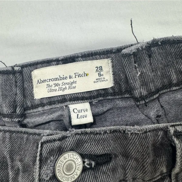 Abercrombie & Fitch Curve Love 90s Straight Ultra High Rise Jeans Black 28‎ 6R - Image 5