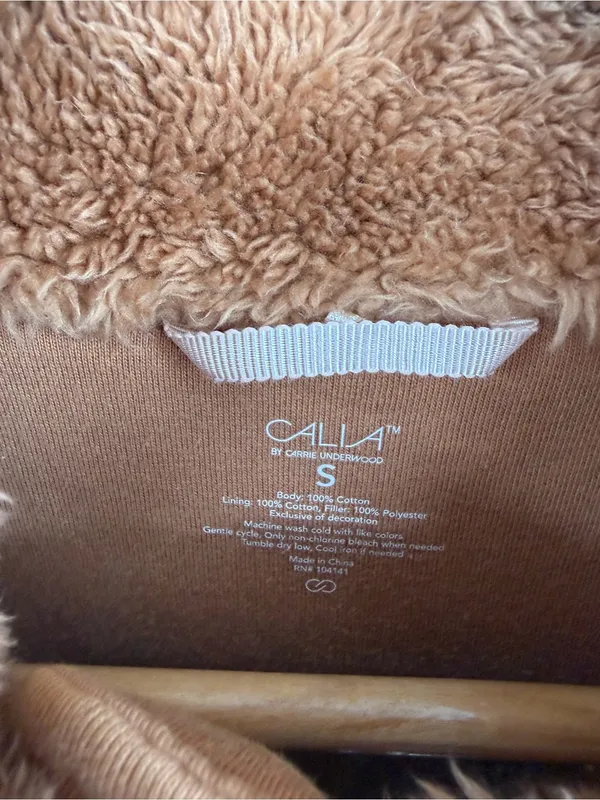 Calia quilted full zip snap front vest camel tan women’s S cozy chic - Image 2