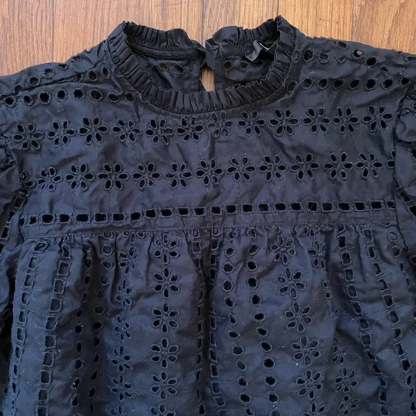 J. Crew Women's Tie Back Top in Black Cotton Ditsy Eyelet Mock Neck - Sz XS - Image 4