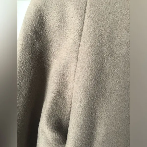 Vintage John Weitz Women Trench Over Coat 100% wool sz 10P minor flaw - Image 9