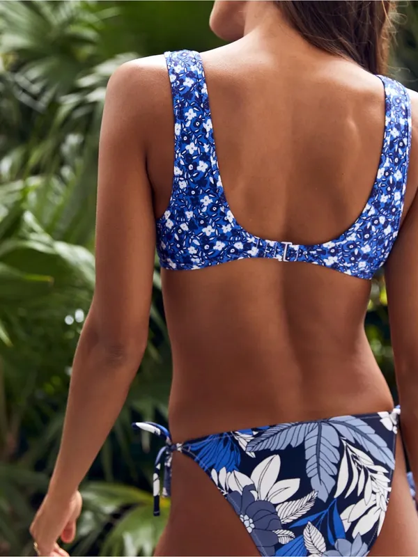 AERIE Wide Strap Plunge Bikini Top in Brilliant Blue Floral Size M - Image 4