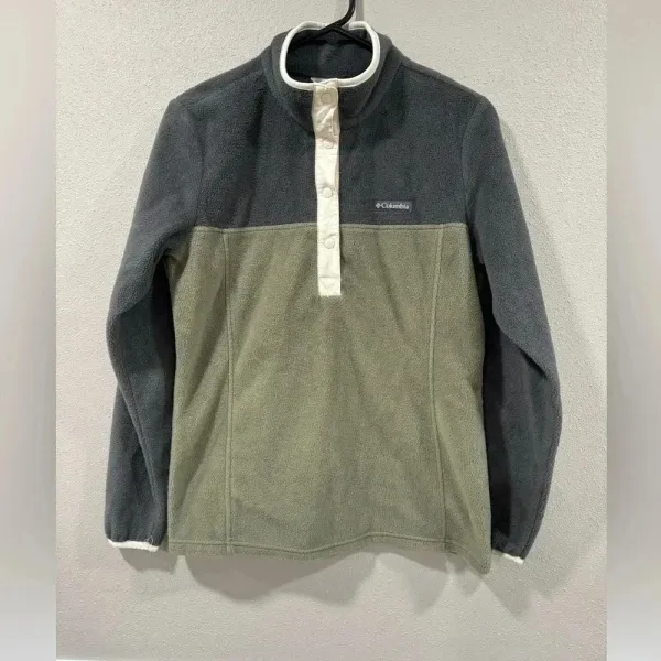 Columbia Women’s Fleece Sweatshirt - Image 2