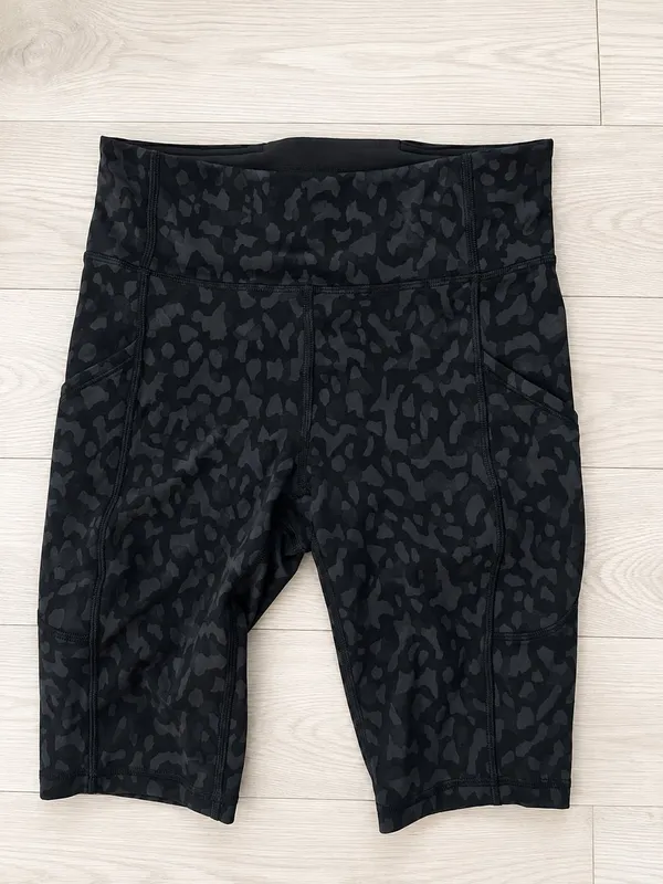 Lululemon Women's Align High-Rise Biker Short Yoga Leopard Gray Sz 4 - Image 2