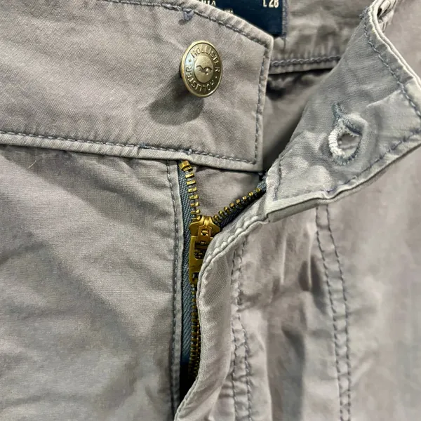 VTG Y2K Hollister Gray Tech Cargo Capris Fall Grunge Size 5 Short 27" Waist - Image 4