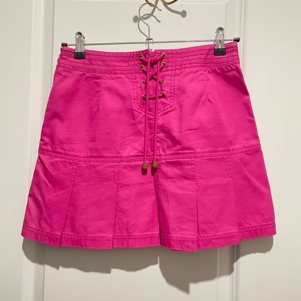 Barbie Pink Y2K pleated hem front button mini skirt Size M - Image 3