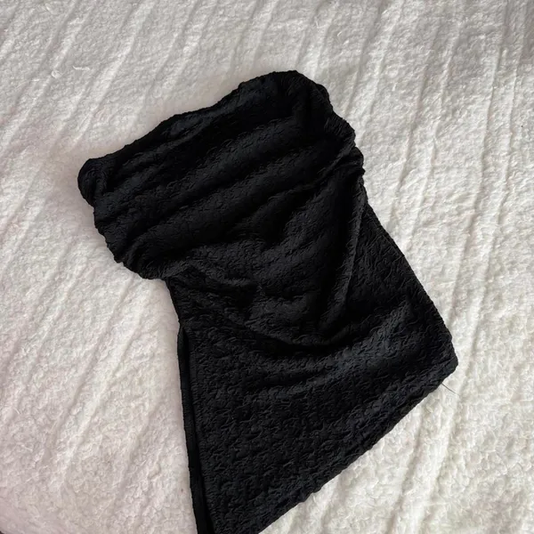 Shein Women's Black Crop-top - Image 2